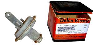 VACUUM ADVANCE WITHOUT BRACKET (NOS) Photo Main