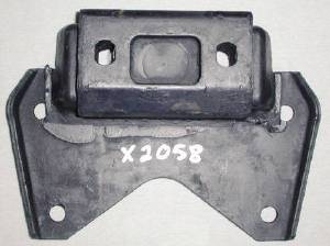 TRANS MOUNT -STICK & CONVERTIBLE W/O POWERGLIDE (SHELF WORN) Photo Main