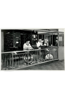 Photo: Late 30'S Part Counter Photo Main