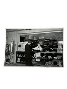 Car Photo: Chevrolet Parts Counter Photo Main